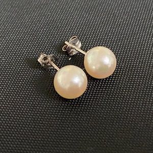 Freshwater Pearl Earrings 8mm AAA